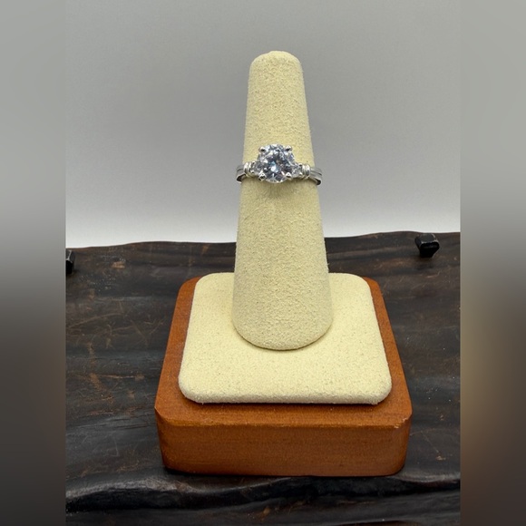 925 Sterling Silver CZ Solitaire Ring - Picture 5 of 13